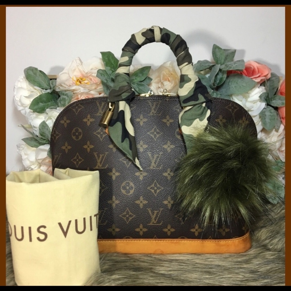 SOLD!!! Reposhing this beautiful bag